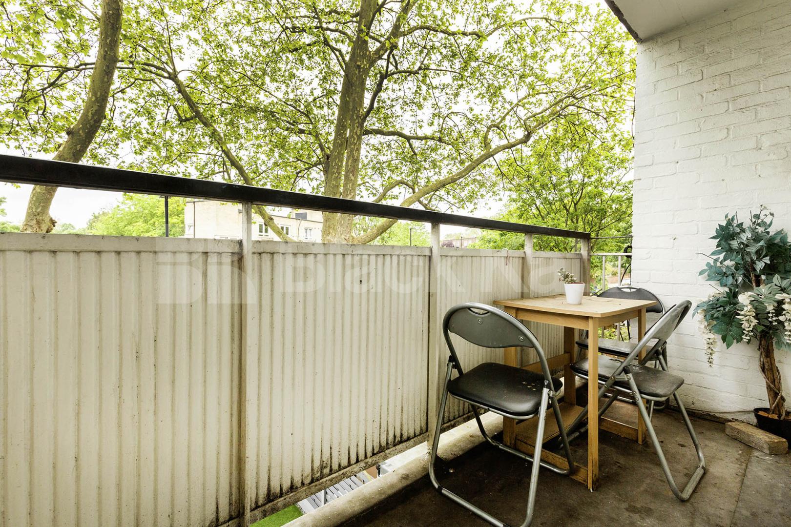 			NEW INSTRUCTION!, 4 Bedroom, 1 bath, 1 reception Flat			 Hilldrop Road, Tufnell Park